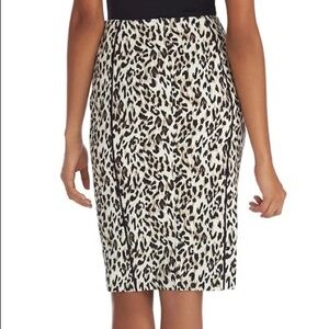 White House Black Market leopard print pencil skirt Size 4
